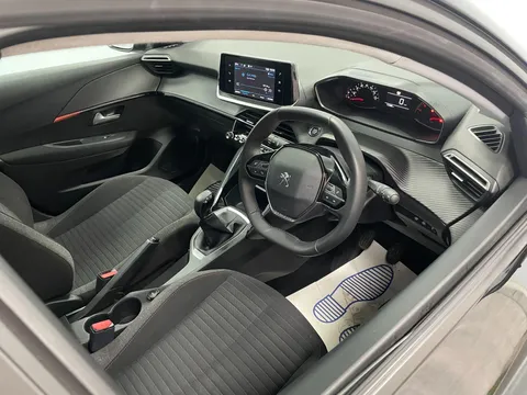 PEUGEOT 208 1.2 PureTech Active Premium + 5dr