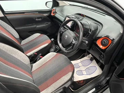 PEUGEOT 108 1.2 PureTech Roland Garros 5dr
