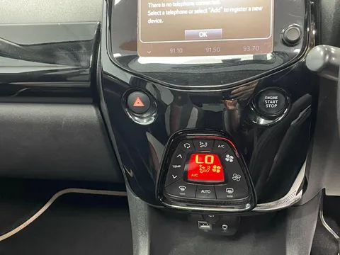 PEUGEOT 108 1.2 PureTech Roland Garros 5dr