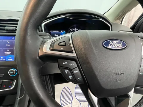FORD MONDEO 2.0 Hybrid Titanium Edition 5dr Auto