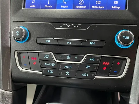 FORD MONDEO 2.0 Hybrid Titanium Edition 5dr Auto