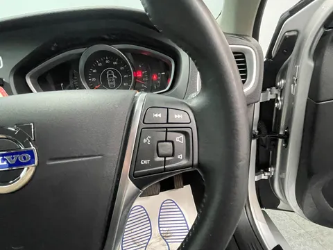 VOLVO V40 D3 SE Lux Nav 5dr Geartronic