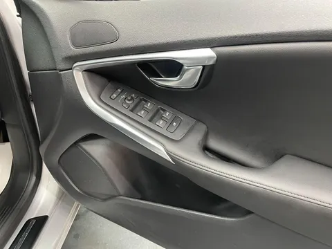 VOLVO V40 D3 SE Lux Nav 5dr Geartronic