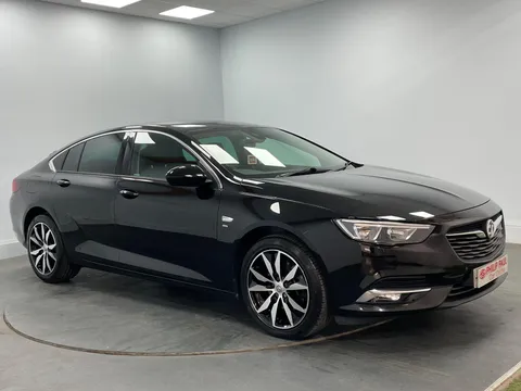 VAUXHALL INSIGNIA DIESEL GRAND SPORT 2.0 Turbo D SRi Nav 5dr