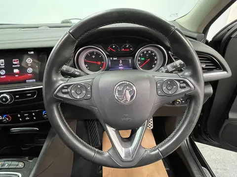 VAUXHALL INSIGNIA DIESEL GRAND SPORT 2.0 Turbo D SRi Nav 5dr