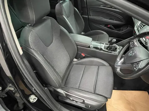 VAUXHALL INSIGNIA DIESEL GRAND SPORT 2.0 Turbo D SRi Nav 5dr