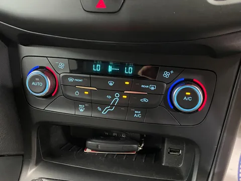 FORD FOCUS 2.0T EcoBoost ST-2 5dr