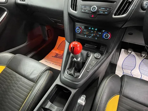 FORD FOCUS 2.0T EcoBoost ST-2 5dr