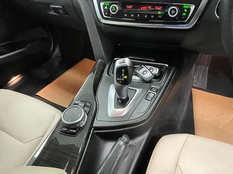 BMW 3 SERIES 320d Luxury 5dr Step Auto [Business Media]