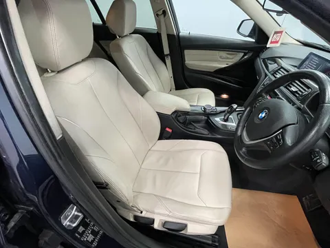 BMW 3 SERIES 320d Luxury 5dr Step Auto [Business Media]