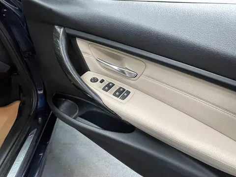 BMW 3 SERIES 320d Luxury 5dr Step Auto [Business Media]