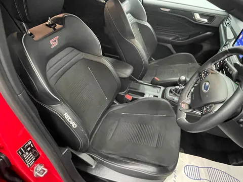 FORD FOCUS 2.3 EcoBoost ST 5dr