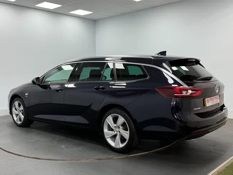 VAUXHALL INSIGNIA DIESEL SPORTS TOURER 2.0 Turbo D SRi Nav 5dr Auto