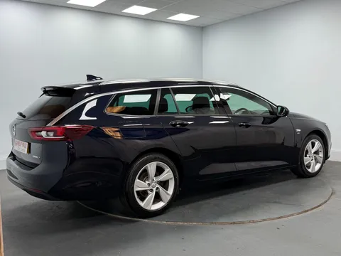 VAUXHALL INSIGNIA DIESEL SPORTS TOURER 2.0 Turbo D SRi Nav 5dr Auto