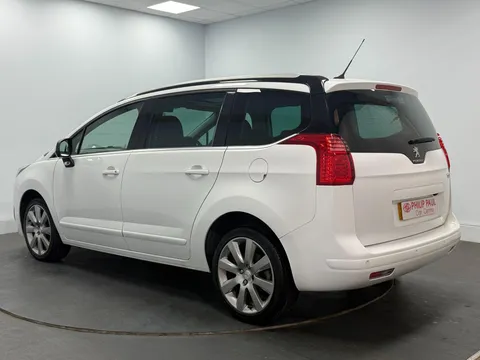 PEUGEOT 5008 1.6 BlueHDi 120 Allure 5dr