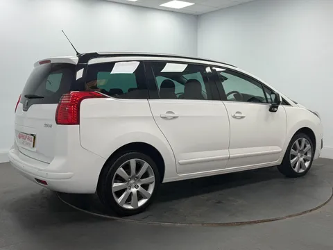 PEUGEOT 5008 1.6 BlueHDi 120 Allure 5dr