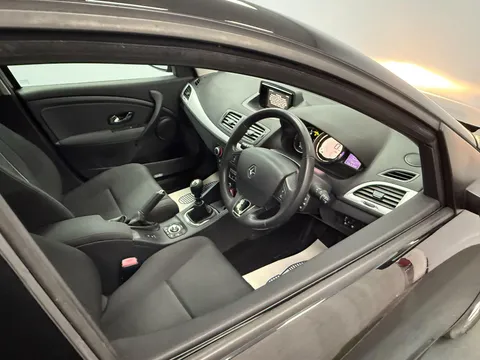 RENAULT MEGANE 1.5 dCi 110 Dynamique TomTom 5dr [Start Stop]
