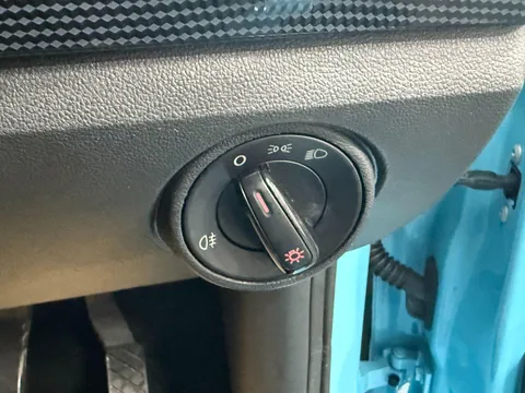 VOLKSWAGEN UP 1.0 Move Up 5dr