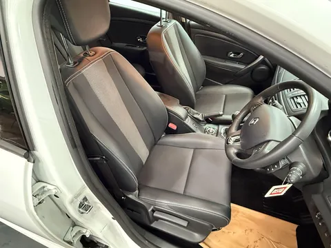 RENAULT MEGANE 1.5 dCi Dynamique Nav 5dr