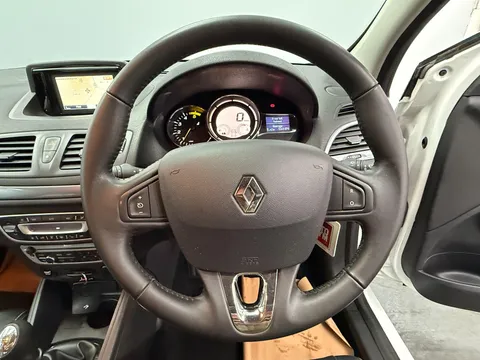 RENAULT MEGANE 1.5 dCi Dynamique Nav 5dr