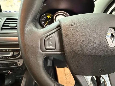 RENAULT MEGANE 1.5 dCi Dynamique Nav 5dr