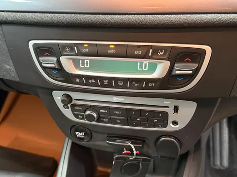 RENAULT MEGANE 1.5 dCi Dynamique Nav 5dr