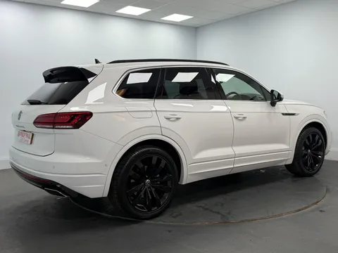 VOLKSWAGEN TOUAREG 3.0 V6 TDI 4M 231 R-Line Tech Plus 5dr Tip Auto