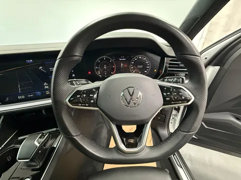 VOLKSWAGEN TOUAREG 3.0 V6 TDI 4M 231 R-Line Tech Plus 5dr Tip Auto