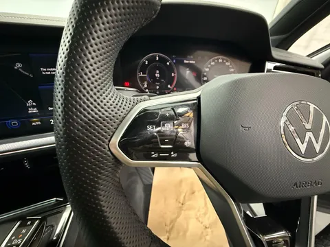 VOLKSWAGEN TOUAREG 3.0 V6 TDI 4M 231 R-Line Tech Plus 5dr Tip Auto