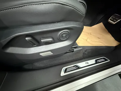 VOLKSWAGEN TOUAREG 3.0 V6 TDI 4M 231 R-Line Tech Plus 5dr Tip Auto