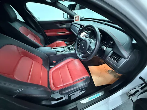 JAGUAR XF 2.0d [240] R-Sport 4dr Auto AWD