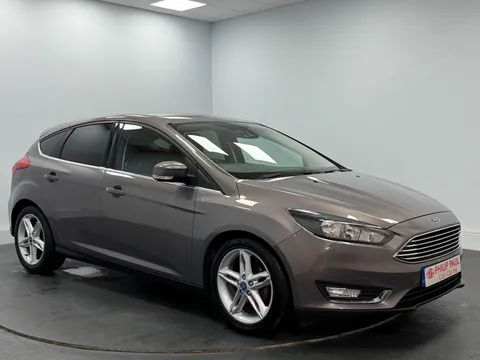 FORD FOCUS 1.6 125 Titanium 5dr Powershift