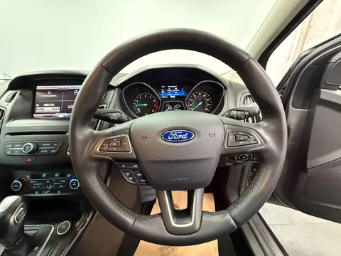 FORD FOCUS 1.6 125 Titanium 5dr Powershift