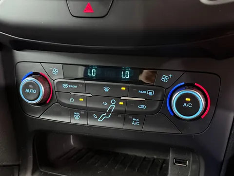 FORD FOCUS 1.6 125 Titanium 5dr Powershift