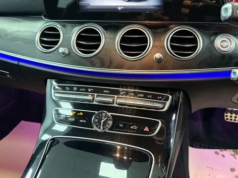 MERCEDES-BENZ E CLASS E220d AMG Line 4dr 9G-Tronic