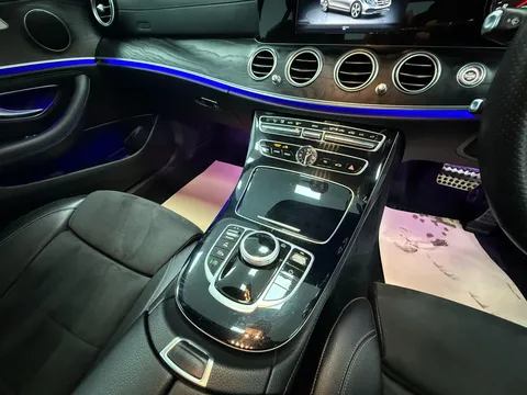 MERCEDES-BENZ E CLASS E220d AMG Line 4dr 9G-Tronic