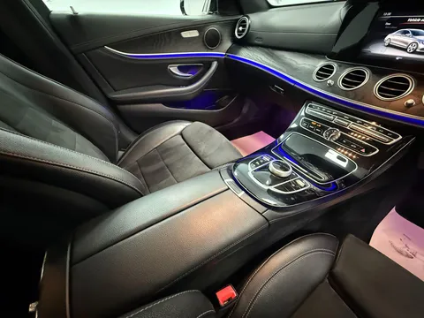 MERCEDES-BENZ E CLASS E220d AMG Line 4dr 9G-Tronic