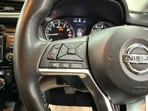 NISSAN QASHQAI 1.3 DiG-T 160 Acenta Premium 5dr DCT