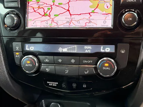 NISSAN QASHQAI 1.3 DiG-T 160 Acenta Premium 5dr DCT