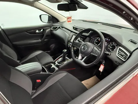 NISSAN QASHQAI 1.3 DiG-T 160 Acenta Premium 5dr DCT