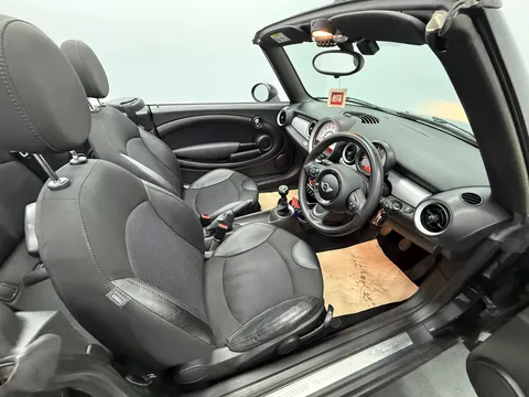 MINI CONVERTIBLE 1.6 Cooper D 2dr