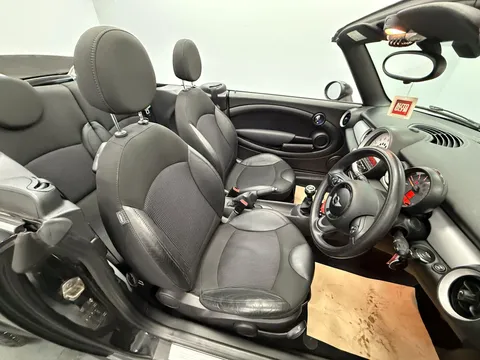MINI CONVERTIBLE 1.6 Cooper D 2dr