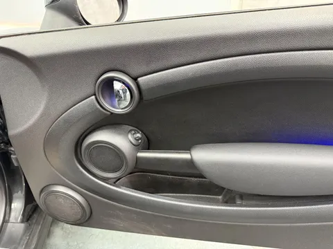 MINI CONVERTIBLE 1.6 Cooper D 2dr