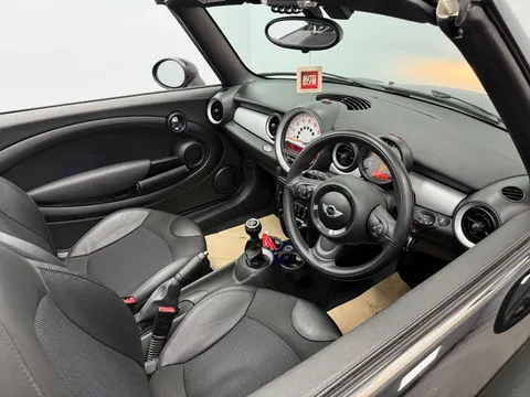 MINI CONVERTIBLE 1.6 Cooper D 2dr