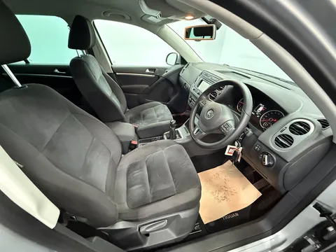 VOLKSWAGEN TIGUAN 2.0 TDi BlueMotion Tech Match 177 5dr