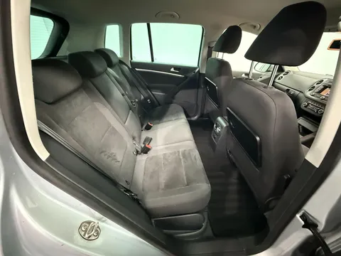 VOLKSWAGEN TIGUAN 2.0 TDi BlueMotion Tech Match 177 5dr