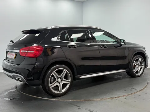 MERCEDES-BENZ GLA GLA 220d 4Matic AMG Line 5dr Auto [Premium]