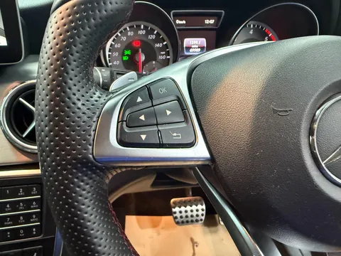 MERCEDES-BENZ GLA GLA 220d 4Matic AMG Line 5dr Auto [Premium]