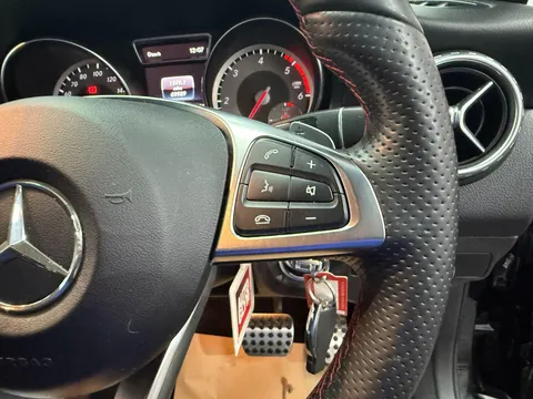 MERCEDES-BENZ GLA GLA 220d 4Matic AMG Line 5dr Auto [Premium]