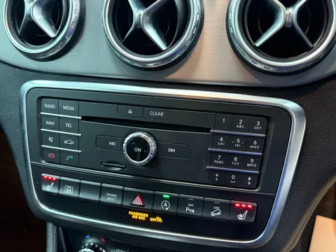 MERCEDES-BENZ GLA GLA 220d 4Matic AMG Line 5dr Auto [Premium]